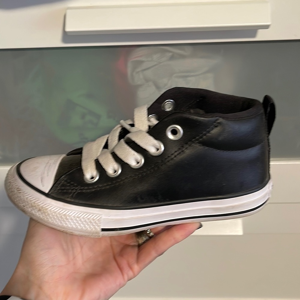 New without tags boys leather converse.